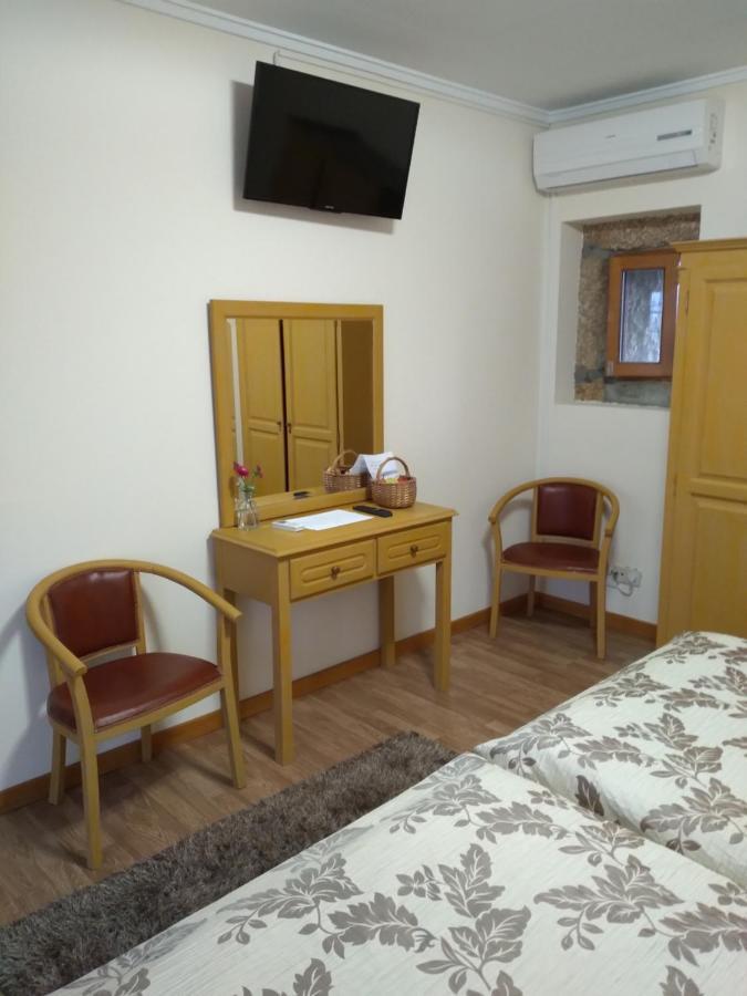 Guesthouse Casa Das Abegoarias Селоріку-де-Башту Екстер'єр фото