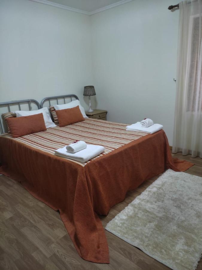Guesthouse Casa Das Abegoarias Селоріку-де-Башту Екстер'єр фото